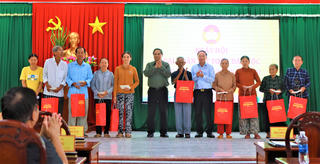 Thủ tướng dự Ngày hội Đại đoàn kết toàn dân tộc tại Gia Lai