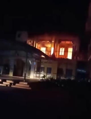 Lào Cai: Cháy trường khiến 1 kế toán tử vong