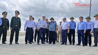 Phó Thủ tướng Nguyễn Chí Dũng kiểm tra các dự án trọng điểm tại Quảng Trị