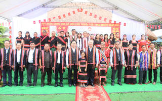 Quảng Ngãi: Phó Thủ tướng Thường trực Nguyễn Hòa Bình dự Ngày hội Đại đoàn kết tại thôn Chả Nhầy