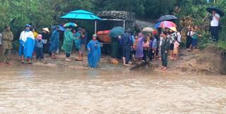 Thủ tướng chỉ đạo tập trung ứng phó, kịp thời khắc phục hậu quả mưa lũ tại khu vực Trung Bộ.