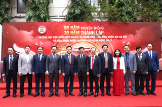 Trường Đại học Khoa học Xã hội và Nhân văn đón nhận Huân chương Lao động hạng Nhất