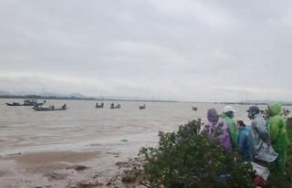 Quảng Trị: Huy động gần 100 người tìm kiếm người đàn ông mất tích khi đi đánh cá trên sông