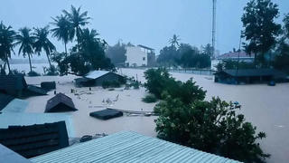 Lũ nhiều nơi vượt mức lịch sử, Bộ Xây dựng ban hành công điện khẩn