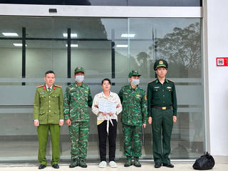 Lào Cai: Bắt nữ đối tượng truy nã sau 3 năm lẩn trốn tại Trung Quốc