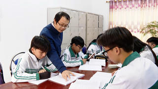 Trần Minh Tú - người thầy 'truyền lửa' tri thức từ nghị lực vượt khó
