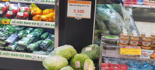 Giá rau xanh vẫn tăng chóng mặt