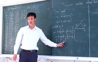 Nguyễn Bá Tư, người thầy 'gieo lửa' cho những giấc mơ Vật lý