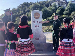 Người lính áo xanh luôn trăn trở vun đắp những “mầm xanh” nơi biên giới