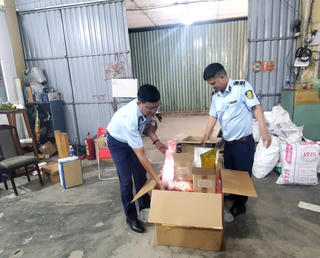 TP Hồ Chí Minh: Tịch thu gần 9.900 sản phẩm hàng hóa không rõ nguồn gốc, xuất xứ 