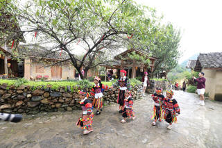 Để du lịch vùng dân tộc thiểu số phát triển bền vững