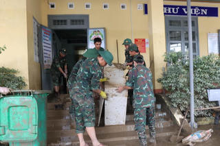 Thủ tướng chỉ đạo tập trung khắc phục hậu quả, khôi phục sản xuất kinh doanh