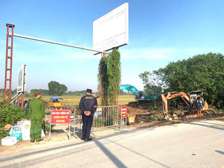 Xã Tây Phương, Hà Nội: Cưỡng chế thu hồi đất đối với 142 hộ gia đình, cá nhân để thực hiện dự án Cụm công nghiệp làng nghề Hữu Bằng