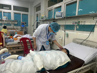 Quảng Ngãi: Người đàn ông ôm 2 cháu bé nhảy cầu Trường Xuân