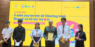 Nhiều trẻ em dùng mạng xã hội hơn 10 tiếng trong ngày