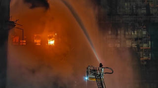 Vụ cháy chung cư ở Hong Kong: 44 người đã thiệt mạng, 3 nghi phạm bị bắt giữ