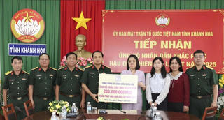 Mặt trận tỉnh Khánh Hòa tiếp nhận 900 triệu đồng ủng hộ do mưa lũ