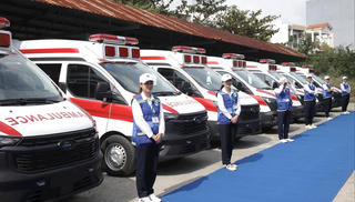 Đà Nẵng nhận 15 xe cấp cứu hiện đại từ Vingroup