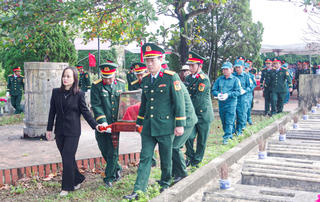 An táng 3 hài cốt liệt sĩ được quy tập từ rừng núi Quảng Trị