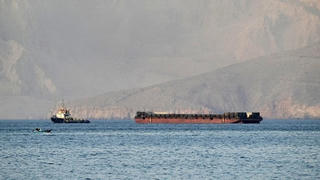 Iran bắt giữ hai tàu chở 80.000 lít nhiên liệu với cáo buộc buôn lậu