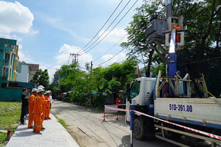 Tổng công ty Điện lực TPHCM chủ động đảm bảo an toàn điện trong thời tiết cực đoan