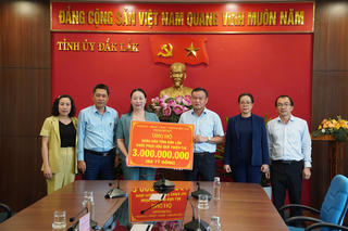 Thành phố Huế hỗ trợ 11 tỷ đồng cho các tỉnh Nam Trung Bộ khắc phục hậu quả mưa lũ