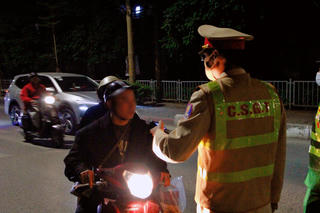 Hà Nội: Kiểm soát 5.389 phương tiện, phát hiện 129 trường hợp vi phạm vào cuối tuần