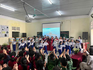 Chuẩn bị đồng bộ để đưa tiếng Anh thành ngôn ngữ thứ hai trong trường học