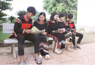 Đẩy mạnh phát triển giáo dục vùng đồng bào dân tộc thiểu số và miền núi từ Dự án 5 
