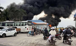 Hải Phòng: Cháy lớn tại khu nhà xưởng công ty sản xuất giày da