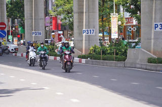 Thủ đô Hà Nội ngày nắng, đêm không mưa, trời rét