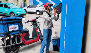 TPHCM: Đề xuất lắp đặt 20.000 tủ đổi pin xe điện trên vỉa hè