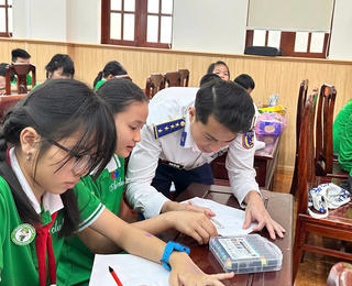 Đà Nẵng: Học sinh trải nghiệm “Một ngày làm chiến sĩ Cảnh sát biển”