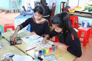 Giảm thiểu tảo hôn và hôn nhân cận huyết thống ở Đắk Lắk – Bài 5: Giáo dục – tuyến phòng ngừa từ sớm, từ xa