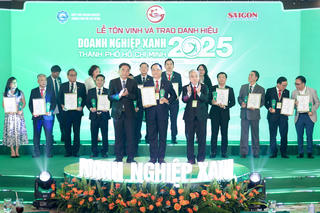 EVNHCMC được vinh danh Doanh nghiệp Xanh TP Hồ Chí Minh năm 2025 