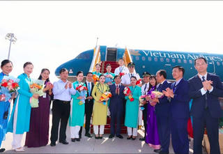 Chuyến bay đầu tiên kết nối TP.HCM - Điện Biên của Vietnam Airlines chính thức cất cánh