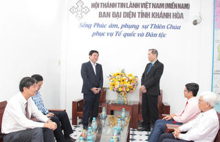 Khánh Hòa: Thăm, chúc mừng Ban đại diện Hội thánh Tin lành Việt Nam (miền Nam) tỉnh nhân dịp Giáng sinh năm 2025