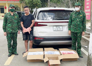 Quảng Ninh: Bắt giữ vụ vận chuyển trái phép 117 điện thoại và linh kiện, trị giá hơn 1,3 tỷ đồng