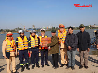 Công an Hà Nội: Gieo bình yên nơi xóm vạn chài bến đò Văn Đức