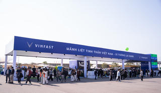 Lái thử tại Vietnam Mobility Show 2025, người dùng khen xe máy điện VinFast “khỏe hơn xe xăng và êm ái hơn nhiều”