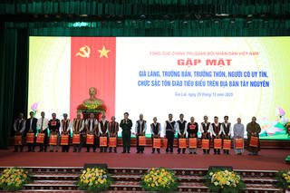 Đại tướng Nguyễn Trọng Nghĩa gặp mặt già làng, người có uy tín ở Tây Nguyên năm 2025