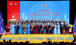  Xây dựng đội ngũ cán bộ Công đoàn trí tuệ, bản lĩnh, tâm huyết, trách nhiệm