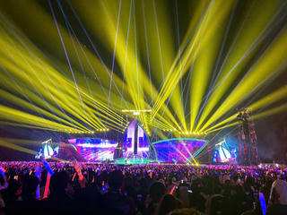 Quảng Ninh: Hơn 50.000 người háo hức đón năm mới với Countdown lớn nhất từ trước đến nay