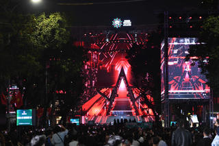 Náo nhiệt không khí đón chào năm mới 2026 ở Hồ Gươm