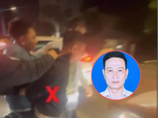 Giả vờ cho đi nhờ xe, người đàn ông cướp tiền, vàng của người phụ nữ lớn tuổi