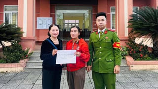 Quảng Trị: Người phụ nữ nhờ công an trả lại 300 triệu đồng chuyển khoản nhầm