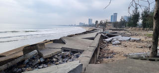 Sạt lở tại biển Cửa Lò vẫn chưa được khắc phục