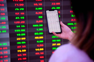 Chứng khoán kỳ vọng bứt phá