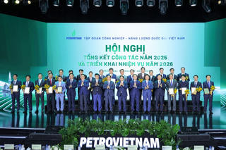 Petrovietnam vinh danh các tập thể có thành tích xuất sắc năm 2025