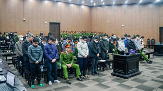 Xét xử vụ án nhận hối lộ tại Cục An toàn thực phẩm: Lợi dụng khó khăn chung để “vòi tiền” cá nhân, doanh nghiệp